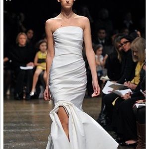 Monique Lhuillier Ivory Strapless Gown